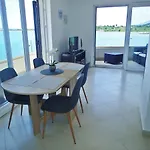 Plava Laguna With Beautiful Seaview 公寓 塞利讷