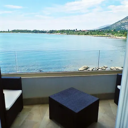 Plava Laguna With Beautiful Seaview Appartement Seline