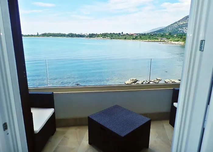 Plava Laguna With Beautiful Seaview アパート セリネ