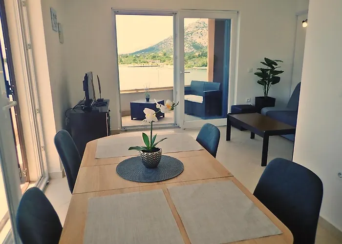 Plava Laguna With Beautiful Seaview