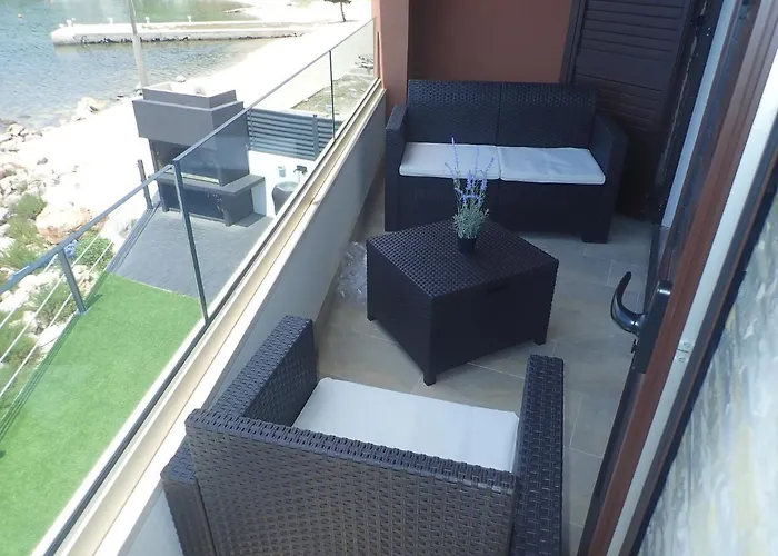 Plava Laguna With Beautiful Seaview *